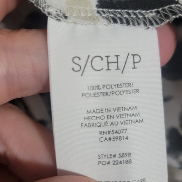 Cabi Leopard print wrap style roushing on sleeve top size small - Picture 9 of 14